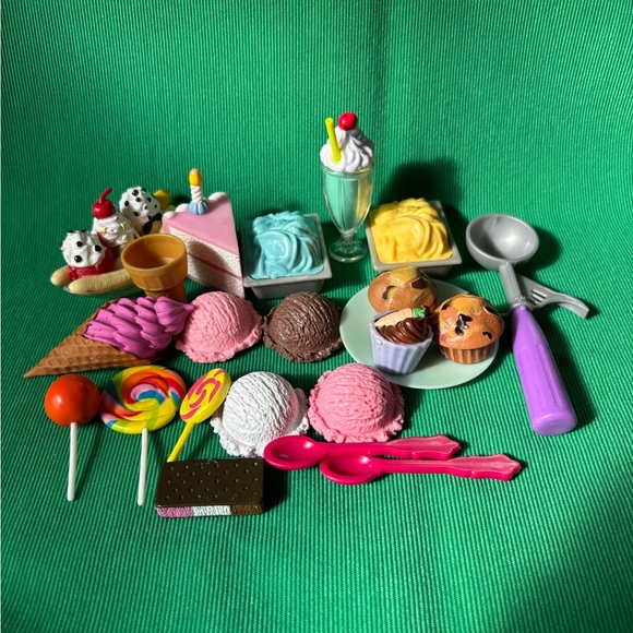 Our Generation Sweet Stop Ice Cream Truck doll food
Accessories lot - Picture 1 of 6